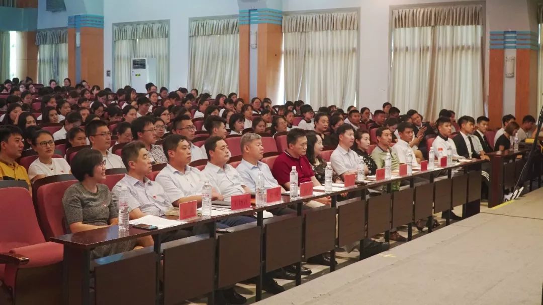 我们开始了为期三个月的培训